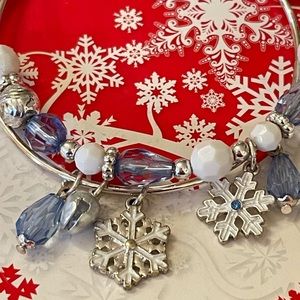 KIS Two piece bracelet set. Let It Snow! Blue and white snowflake NEW Female